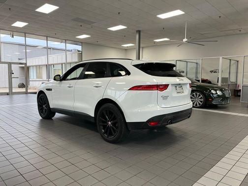 Polaris White 2017 Jaguar F-PACE 35t Prestige