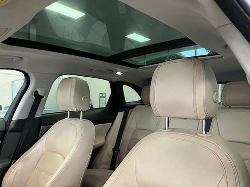 Polaris White 2017 Jaguar F-PACE 35t Prestige