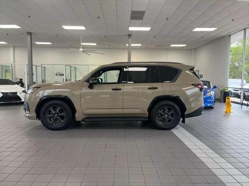 2025 Lexus LX 700h Overtrail