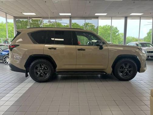 2025 Lexus LX 700h Overtrail