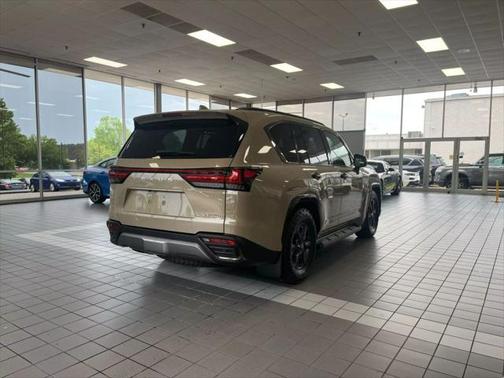 2025 Lexus LX 700h Overtrail