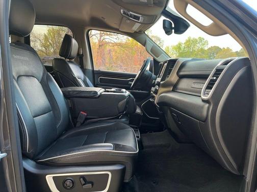 Granite Crystal Metallic Clearcoat 2020 RAM 1500 Laramie