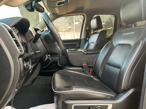 Granite Crystal Metallic Clearcoat 2020 RAM 1500 Laramie