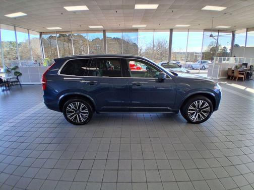 2020 Volvo XC90 T5 Momentum