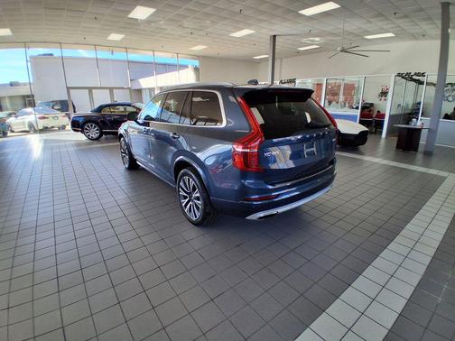 2020 Volvo XC90 T5 Momentum