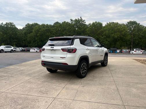 Bright White Clearcoat 2024 Jeep Compass Trailhawk
