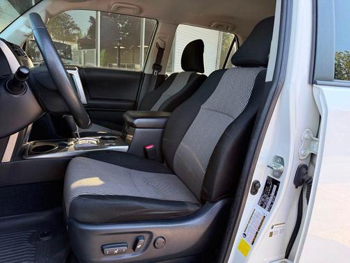 Ice 2023 Toyota 4Runner SR5