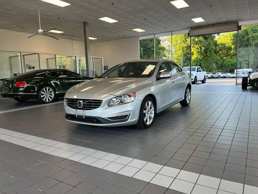 Bright Silver Metallic 2016 Volvo S60 T5 Drive-E Premier
