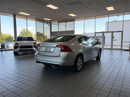 Bright Silver Metallic 2016 Volvo S60 T5 Drive-E Premier