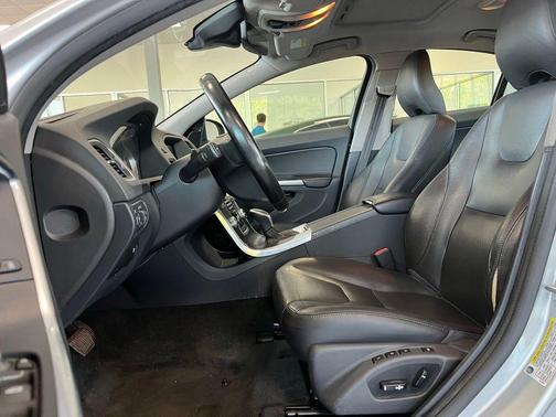 Bright Silver Metallic 2016 Volvo S60 T5 Drive-E Premier