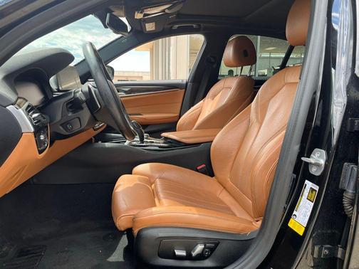 Black Sapphire Metallic 2020 BMW 530 530i