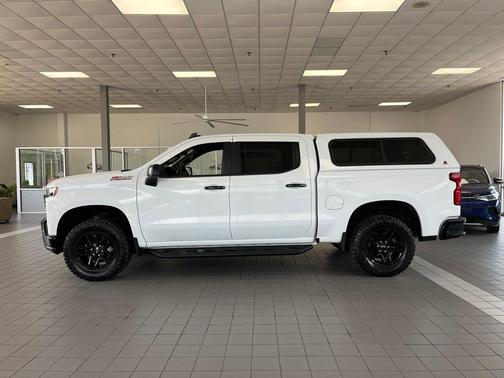 Summit White 2019 Chevrolet Silverado 1500 LT Trail Boss