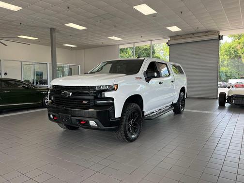 Summit White 2019 Chevrolet Silverado 1500 LT Trail Boss