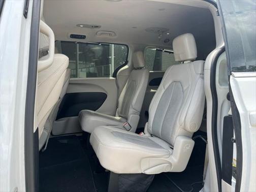 2018 Chrysler Pacifica Touring-L Plus