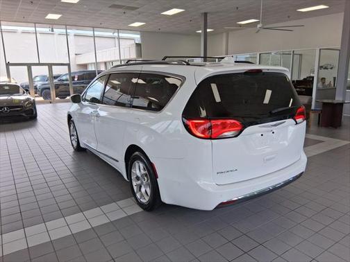 2018 Chrysler Pacifica Touring-L Plus
