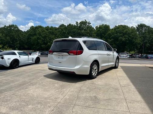 2018 Chrysler Pacifica Touring-L Plus