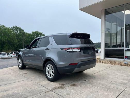 Gray 2020 Land Rover Discovery SE
