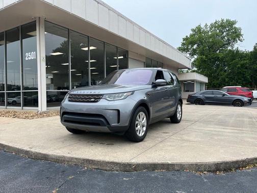 Gray 2020 Land Rover Discovery SE