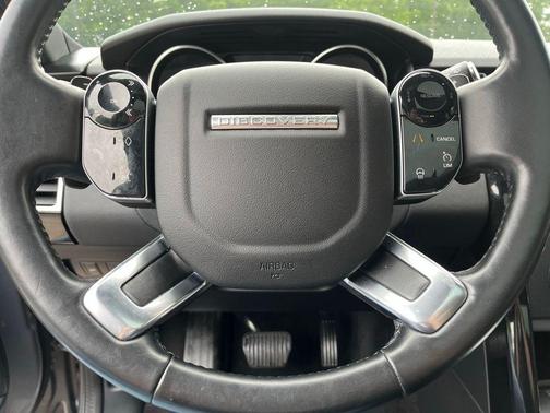 Gray 2020 Land Rover Discovery SE