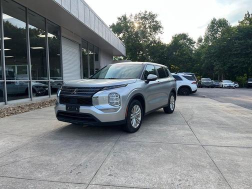 Alloy Silver Metallic 2022 Mitsubishi Outlander ES S-AWC