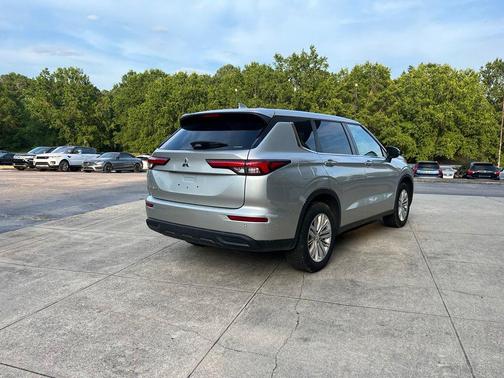 Alloy Silver Metallic 2022 Mitsubishi Outlander ES S-AWC