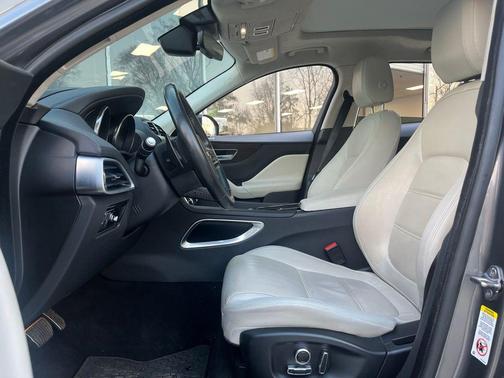 2019 Jaguar F-PACE 30t Prestige