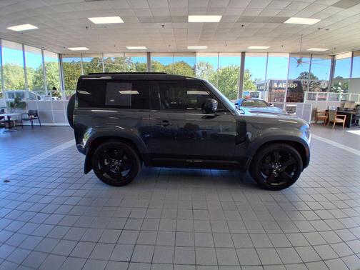 2023 Land Rover Defender 90 X-Dynamic SE