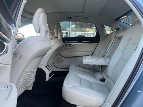 2018 Volvo S90 T5 Momentum