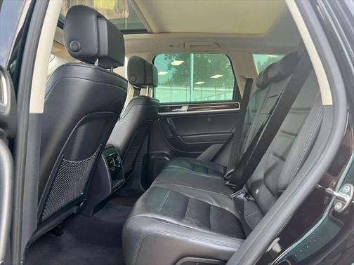 2016 Volkswagen Touareg VR6 Lux