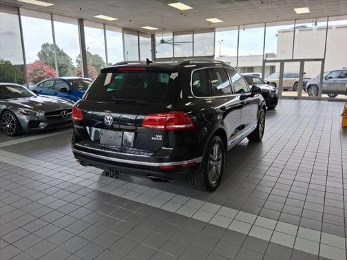 2016 Volkswagen Touareg VR6 Lux