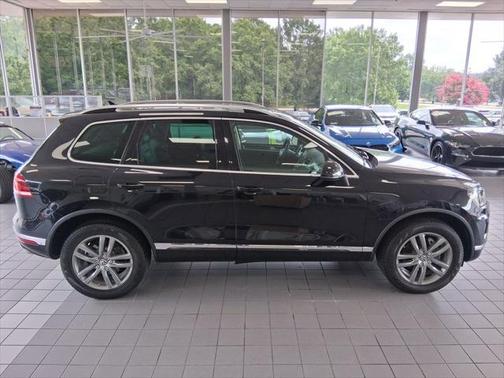 2016 Volkswagen Touareg VR6 Lux