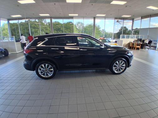 2022 INFINITI QX50 PURE