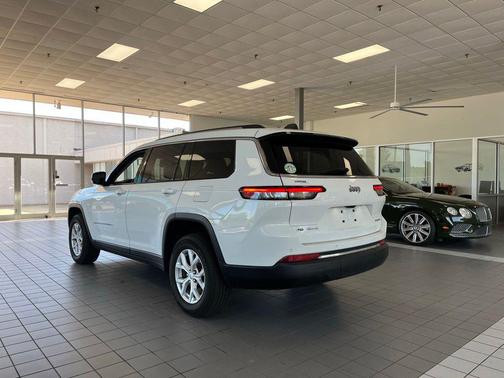Bright White Clearcoat 2023 Jeep Grand Cherokee L Limited