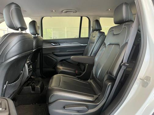 Bright White Clearcoat 2023 Jeep Grand Cherokee L Limited