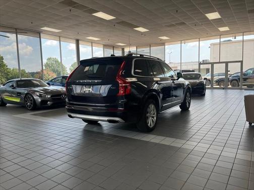 2016 Volvo XC90 T6 Momentum