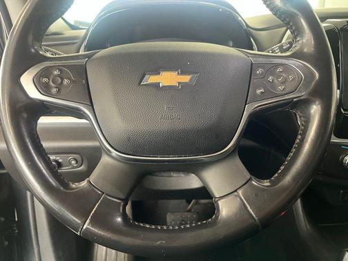 Graphite Metallic 2019 Chevrolet Traverse LT Cloth
