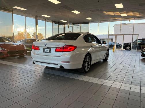 2018 BMW 530 530i