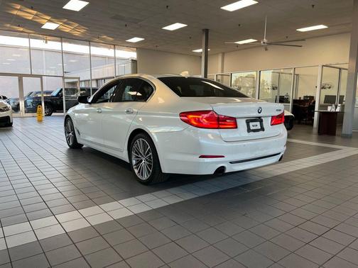 2018 BMW 530 530i
