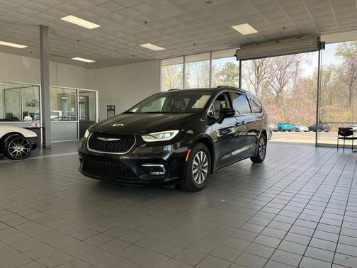 2021 Chrysler Pacifica Hybrid Touring L