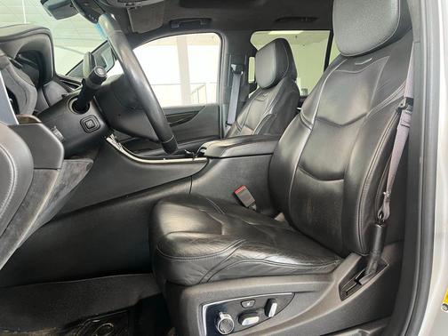 Radiant Silver Metallic 2016 Cadillac Escalade Platinum