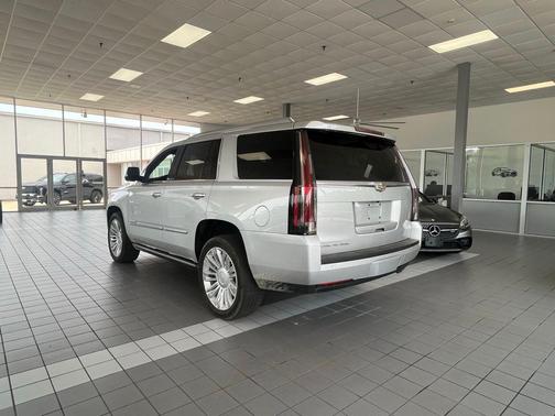 Radiant Silver Metallic 2016 Cadillac Escalade Platinum