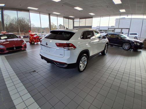 2022 Volkswagen Atlas Cross Sport 3.6L V6 SE w/Technology