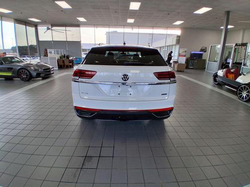 2022 Volkswagen Atlas Cross Sport 3.6L V6 SE w/Technology