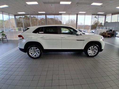 2022 Volkswagen Atlas Cross Sport 3.6L V6 SE w/Technology