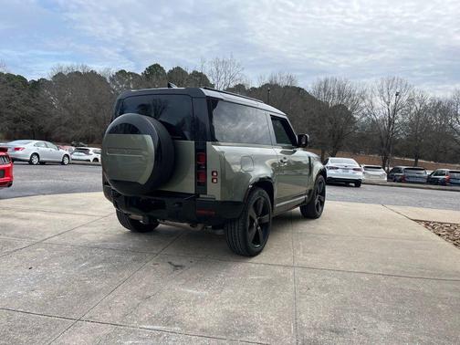 2025 Land Rover Defender 90 P400 X-Dynamic SE