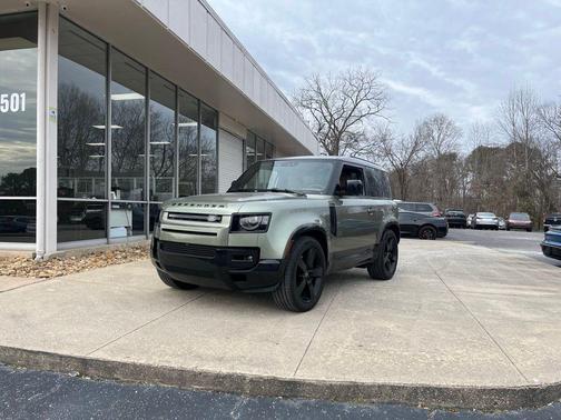 2025 Land Rover Defender 90 P400 X-Dynamic SE