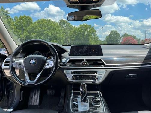 2017 BMW 750 i xDrive