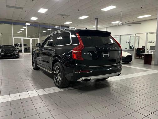 2019 Volvo XC90 T6 Momentum