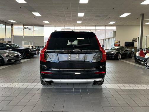 Onyx Black Metallic 2019 Volvo XC90 T6 Momentum