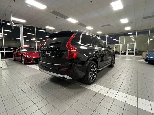 2019 Volvo XC90 T6 Momentum